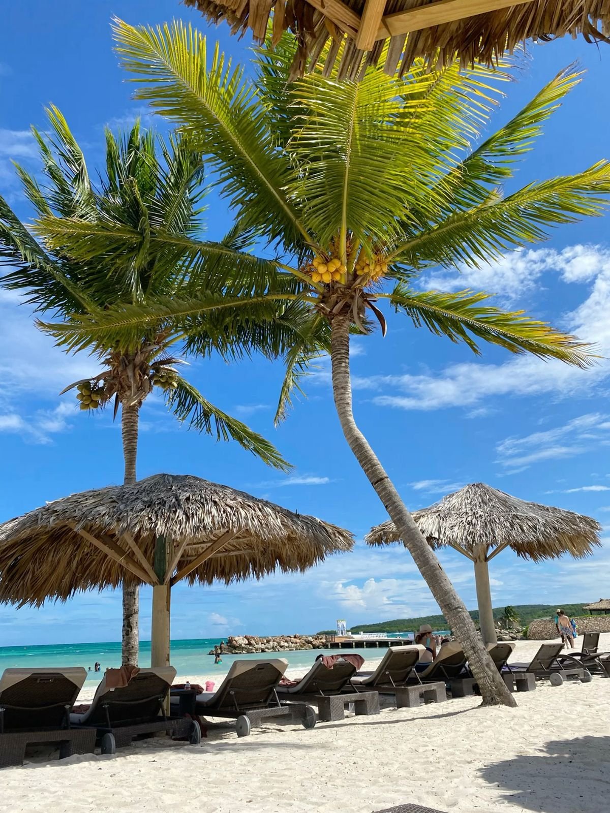 Relaxing Jamaican beach day